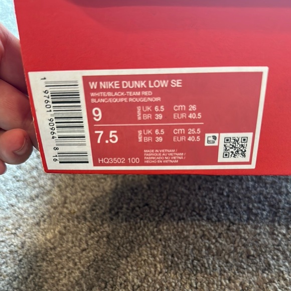 Nike Women's Cream and Black Sneakers - Picture 3 of 4